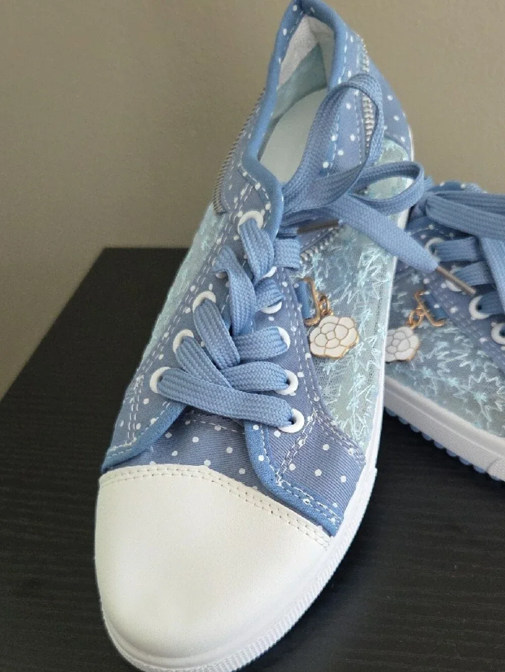 NWOT Womens Fancy Sneakers